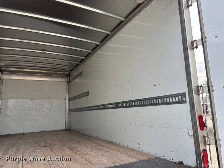 image for item EA4446 2015 Peterbilt 220 box truck