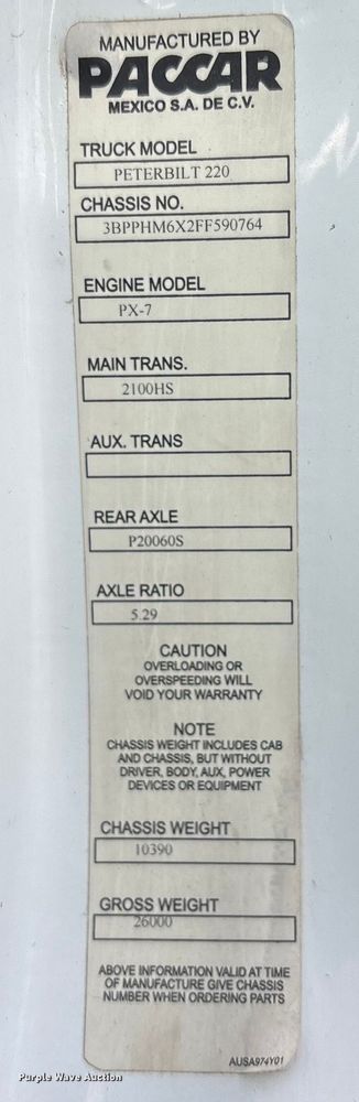 image for item EA4446 2015 Peterbilt 220 box truck