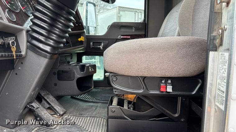 image for item EA4447 2021 Kenworth T270 box truck