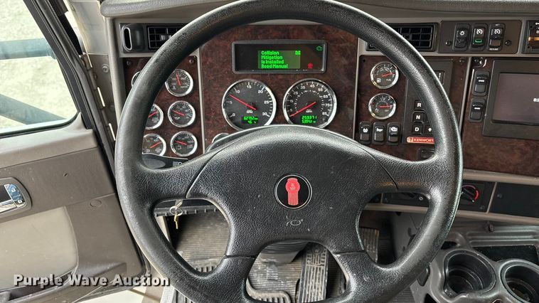 image for item EA4447 2021 Kenworth T270 box truck