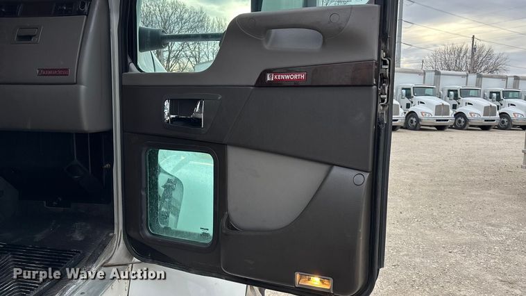 image for item EA4447 2021 Kenworth T270 box truck