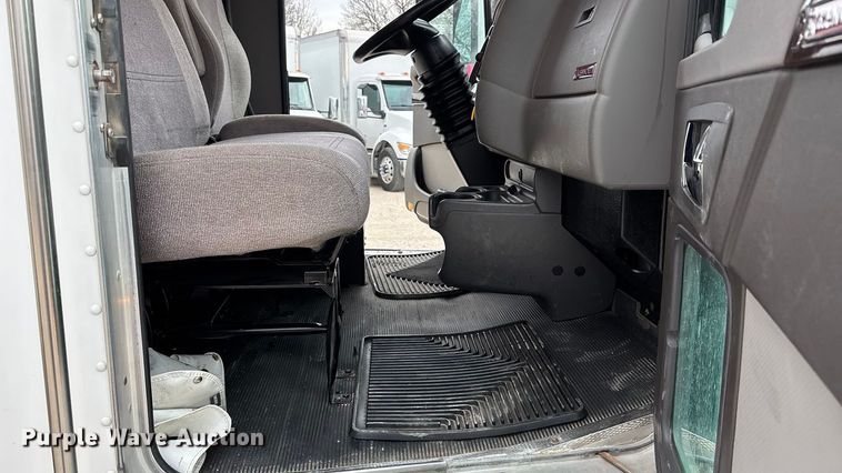 image for item EA4447 2021 Kenworth T270 box truck