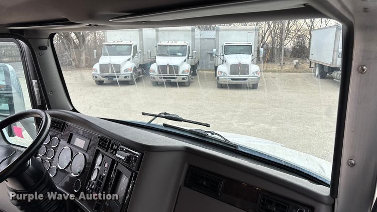 image for item EA4447 2021 Kenworth T270 box truck