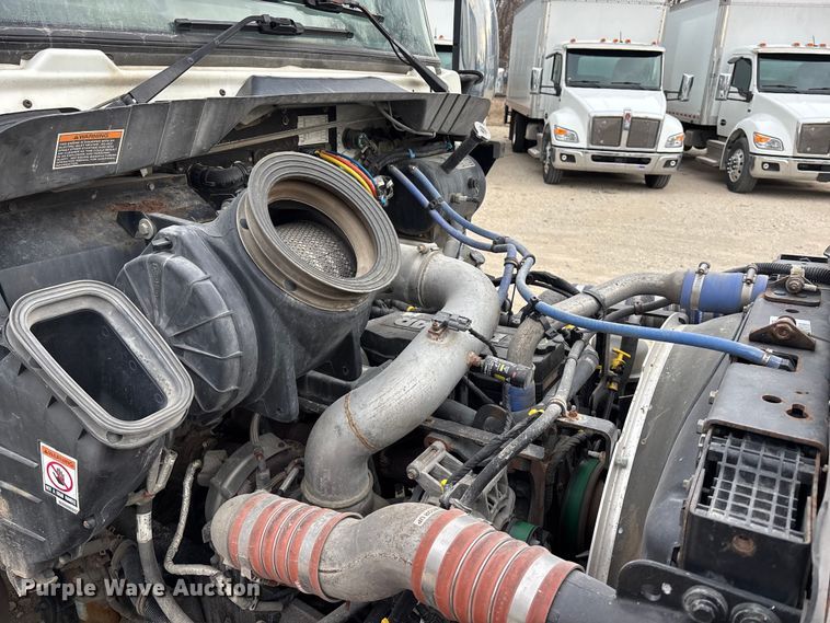 image for item EA4447 2021 Kenworth T270 box truck