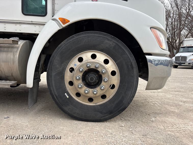 image for item EA4447 2021 Kenworth T270 box truck