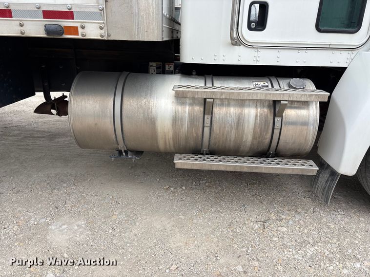 image for item EA4448 2021 Kenworth T270 box truck