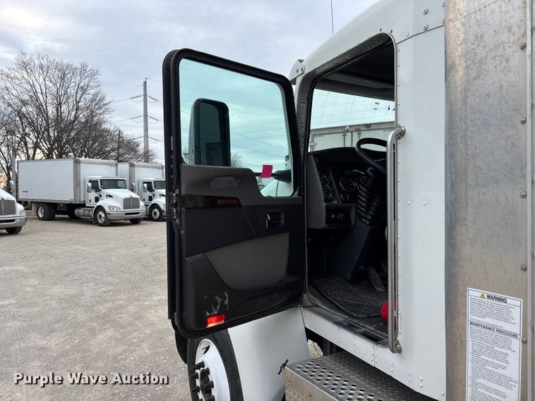 image for item EA4448 2021 Kenworth T270 box truck