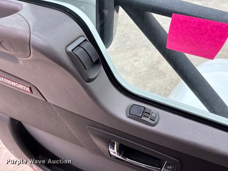 image for item EA4448 2021 Kenworth T270 box truck