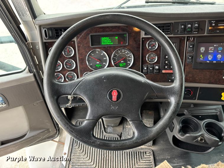 image for item EA4448 2021 Kenworth T270 box truck