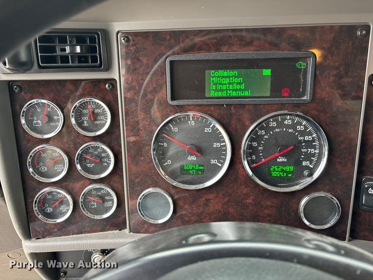 image for item EA4448 2021 Kenworth T270 box truck