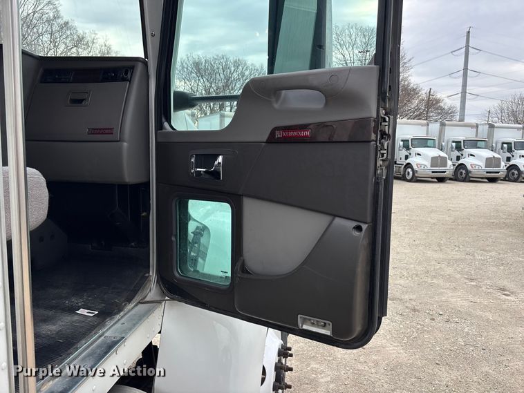 image for item EA4448 2021 Kenworth T270 box truck