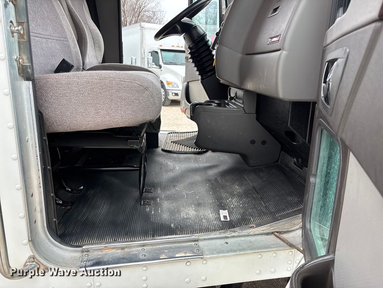 image for item EA4448 2021 Kenworth T270 box truck