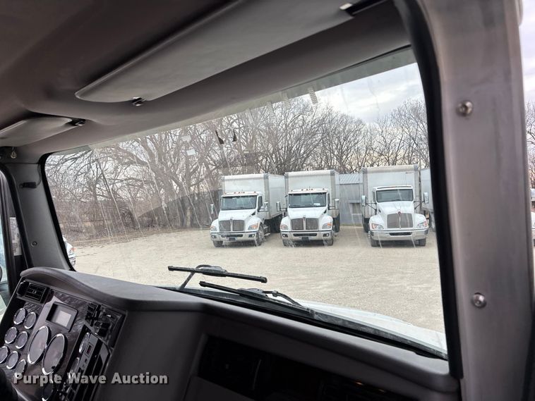 image for item EA4448 2021 Kenworth T270 box truck