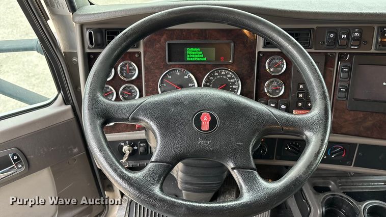 image for item EA4449 2021 Kenworth T270 box truck