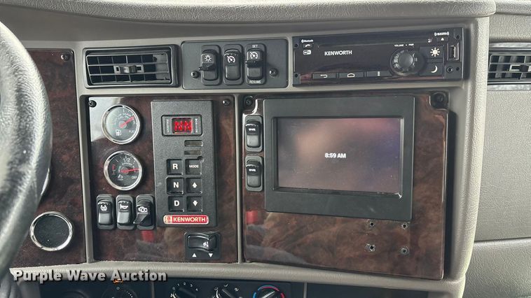 image for item EA4449 2021 Kenworth T270 box truck