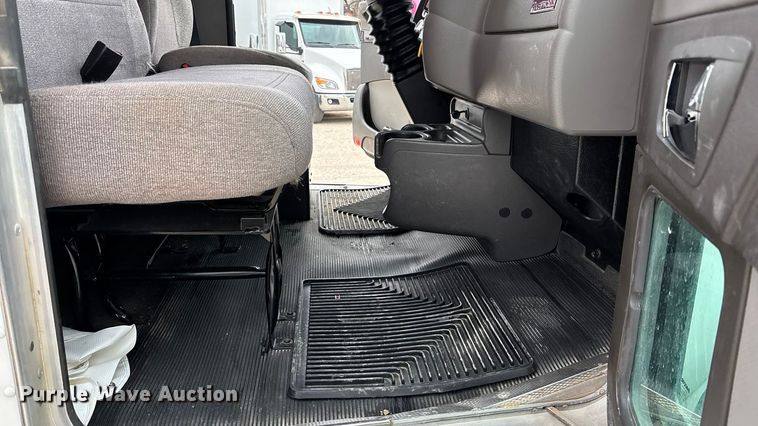 image for item EA4449 2021 Kenworth T270 box truck