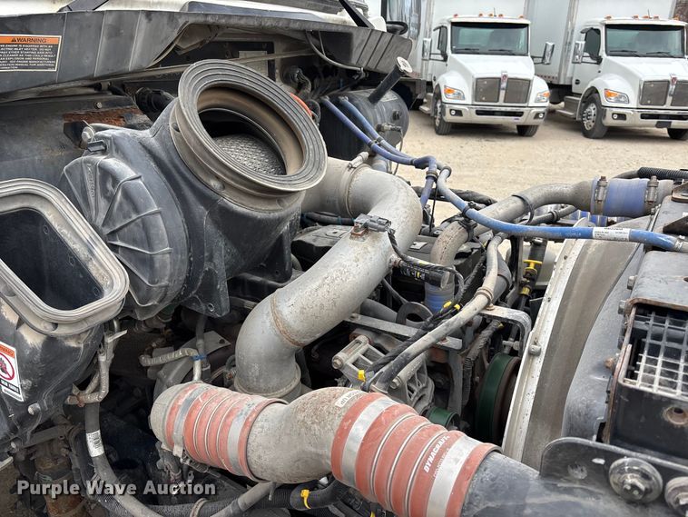 image for item EA4449 2021 Kenworth T270 box truck