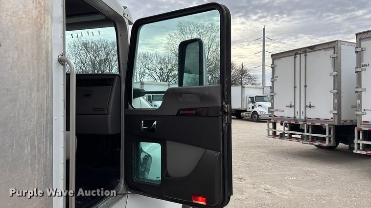 image for item EA4450 2021 Kenworth T270 box truck