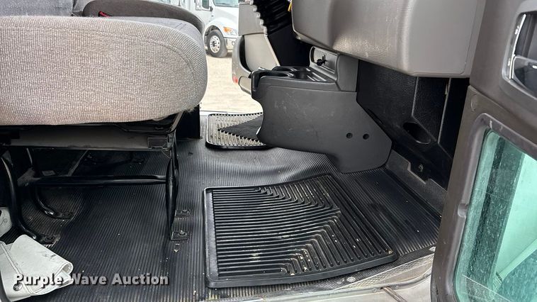 image for item EA4450 2021 Kenworth T270 box truck