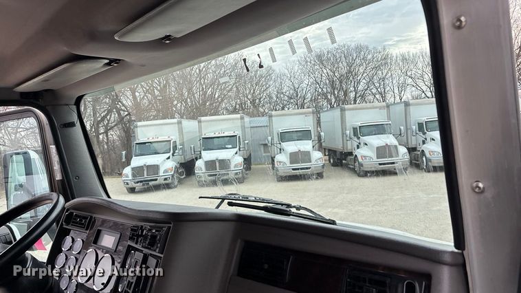 image for item EA4450 2021 Kenworth T270 box truck