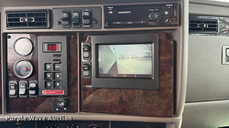 image for item EA4451 2021 Kenworth T270 box truck