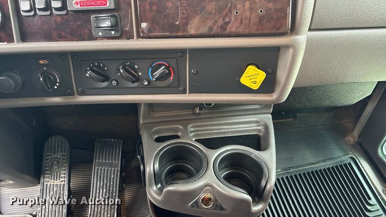 image for item EA4451 2021 Kenworth T270 box truck