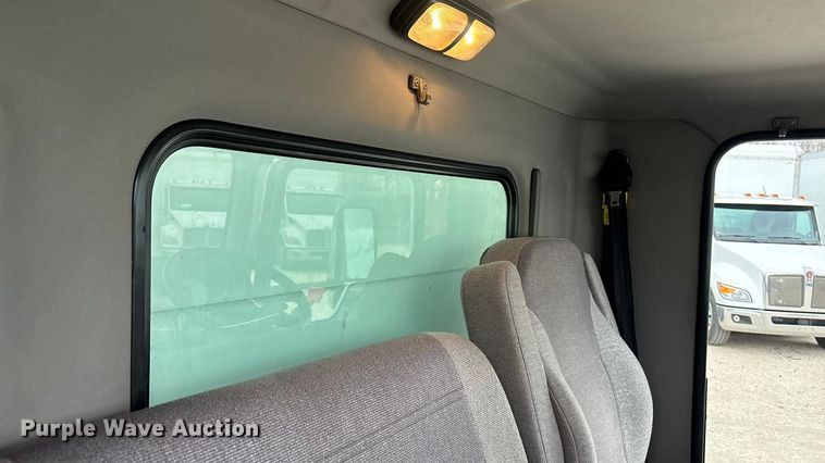 image for item EA4451 2021 Kenworth T270 box truck