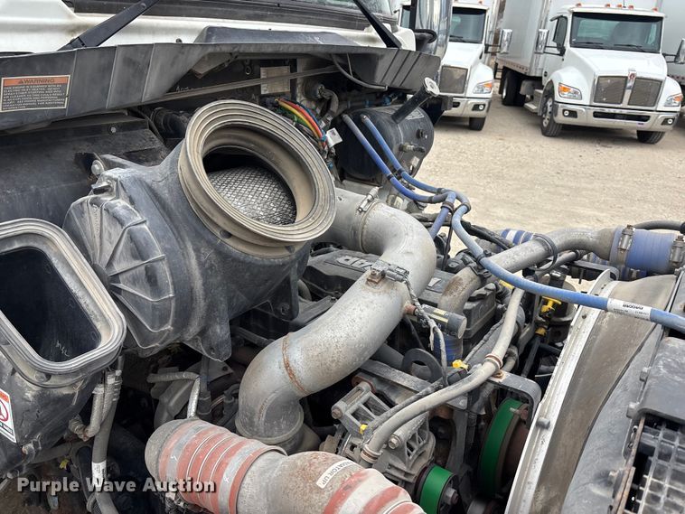 image for item EA4451 2021 Kenworth T270 box truck