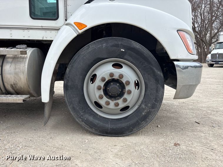 image for item EA4451 2021 Kenworth T270 box truck