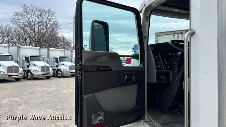 image for item EA4452 2021 Kenworth T270 box truck