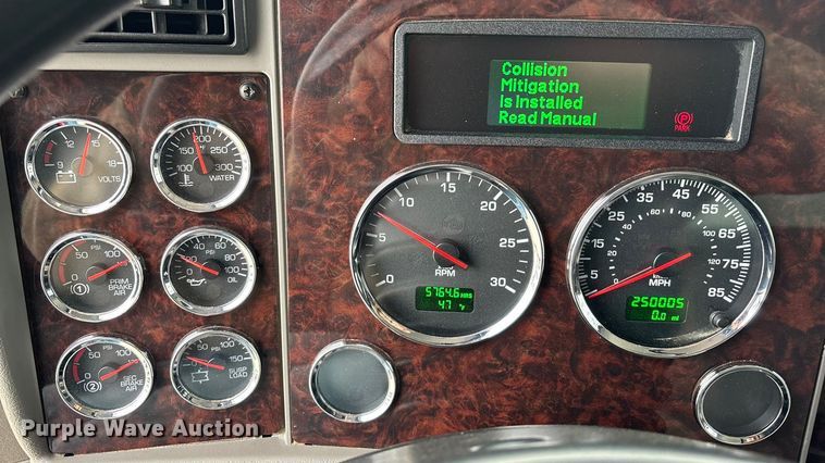 image for item EA4452 2021 Kenworth T270 box truck