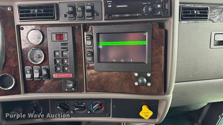 image for item EA4452 2021 Kenworth T270 box truck