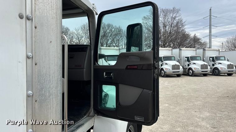 image for item EA4452 2021 Kenworth T270 box truck