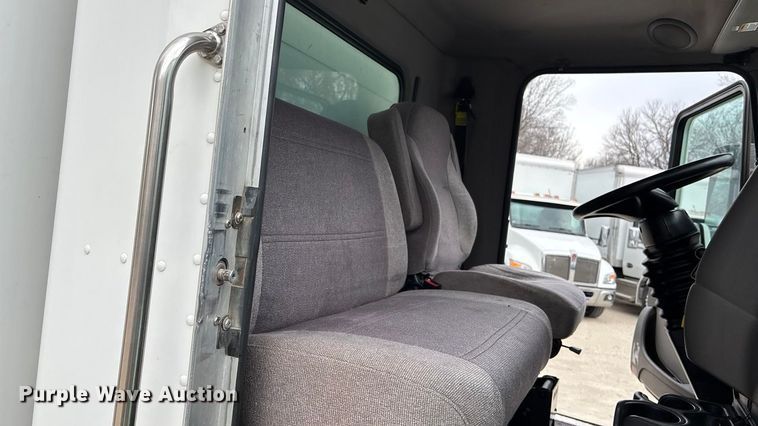 image for item EA4452 2021 Kenworth T270 box truck