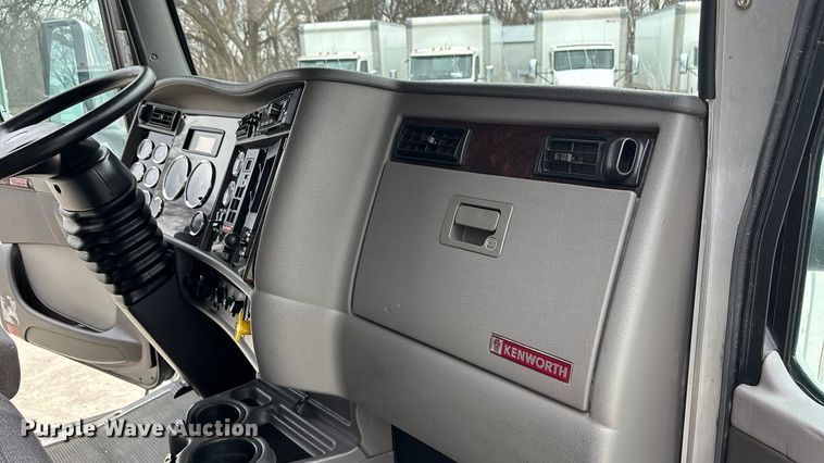 image for item EA4452 2021 Kenworth T270 box truck