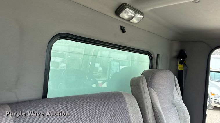 image for item EA4452 2021 Kenworth T270 box truck