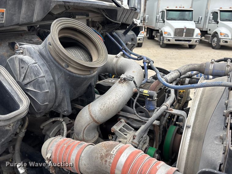 image for item EA4452 2021 Kenworth T270 box truck