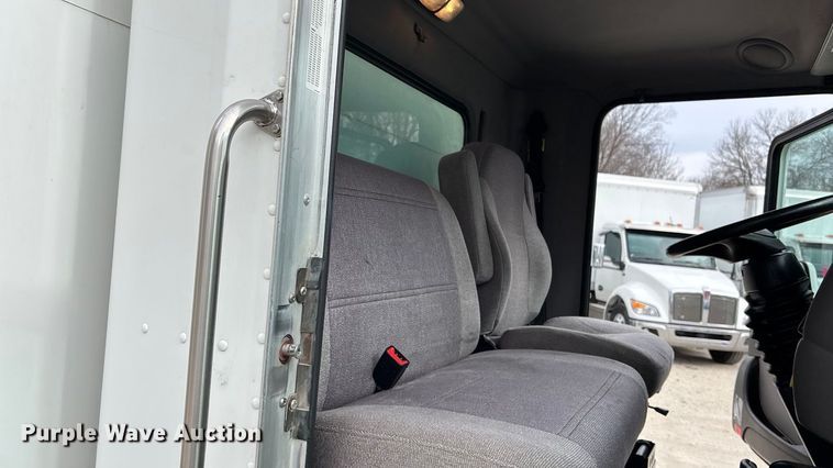 image for item EA4453 2021 Kenworth T270 box truck