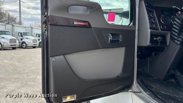 image for item EA4454 2021 Kenworth T270 box truck