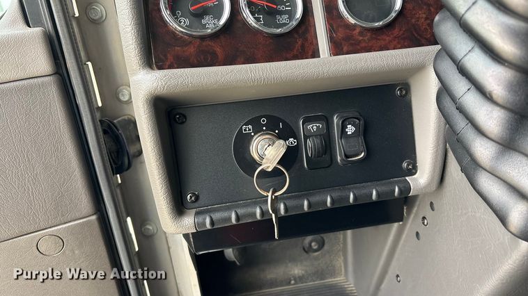 image for item EA4454 2021 Kenworth T270 box truck