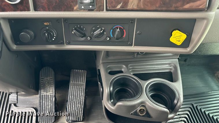 image for item EA4454 2021 Kenworth T270 box truck