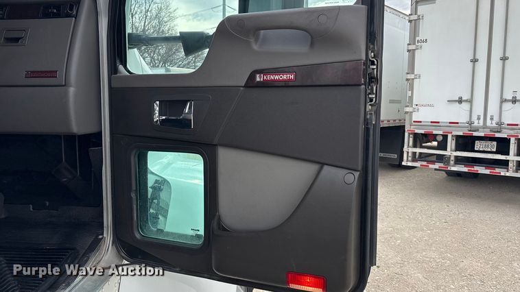 image for item EA4454 2021 Kenworth T270 box truck