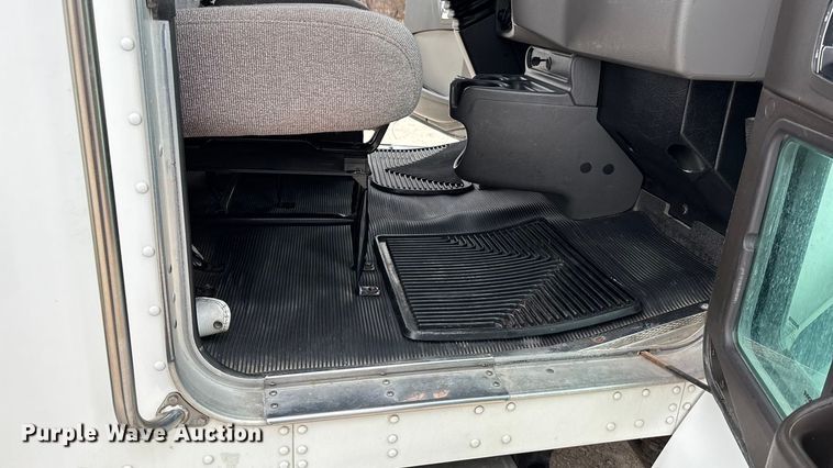 image for item EA4454 2021 Kenworth T270 box truck