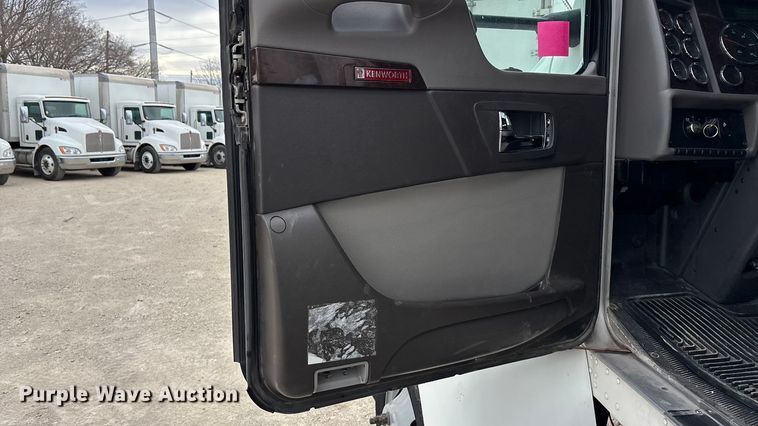 image for item EA4455 2021 Kenworth T270 box truck