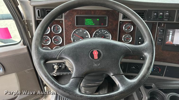 image for item EA4455 2021 Kenworth T270 box truck