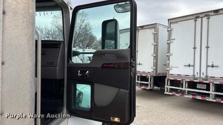 image for item EA4455 2021 Kenworth T270 box truck