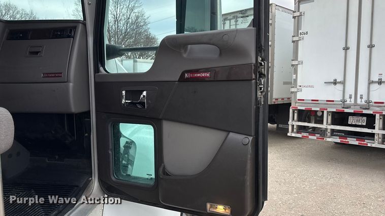 image for item EA4455 2021 Kenworth T270 box truck