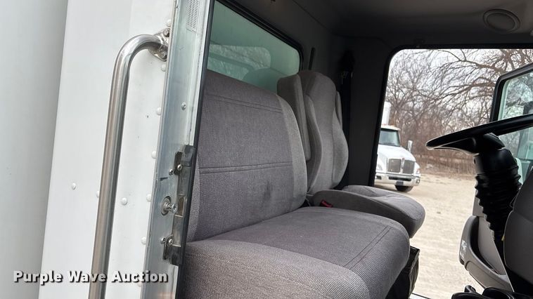 image for item EA4455 2021 Kenworth T270 box truck