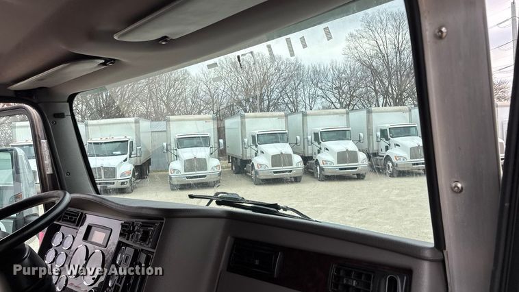 image for item EA4455 2021 Kenworth T270 box truck