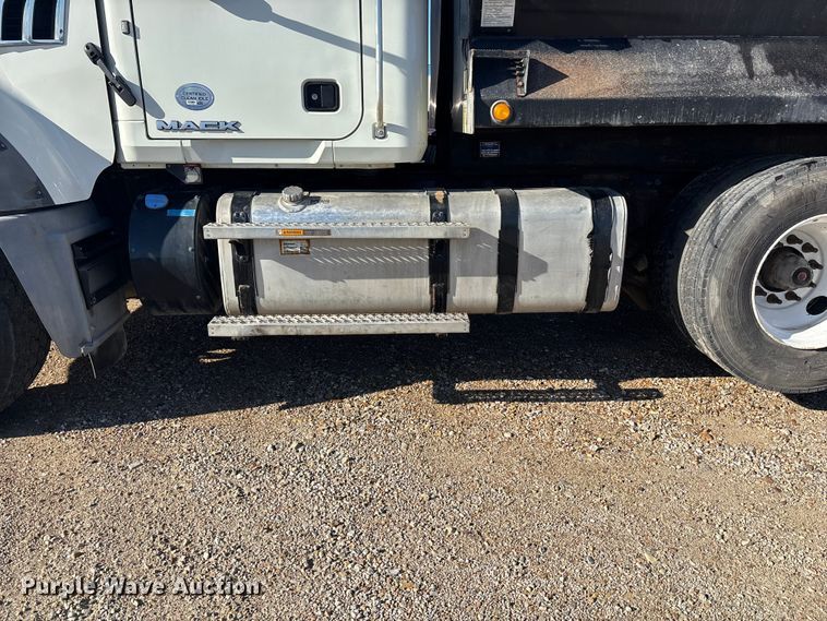 image for item EA4469 2015 Mack GU713 dump truck